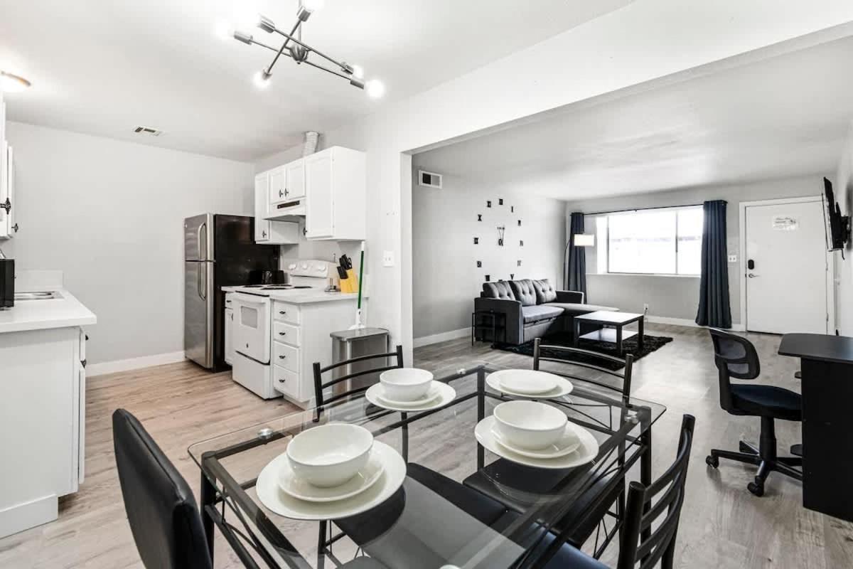 Cozy 1 Bed Sleeps 4! Near Strip Perfect Getaway! Сasa de vacaciones Las Vegas